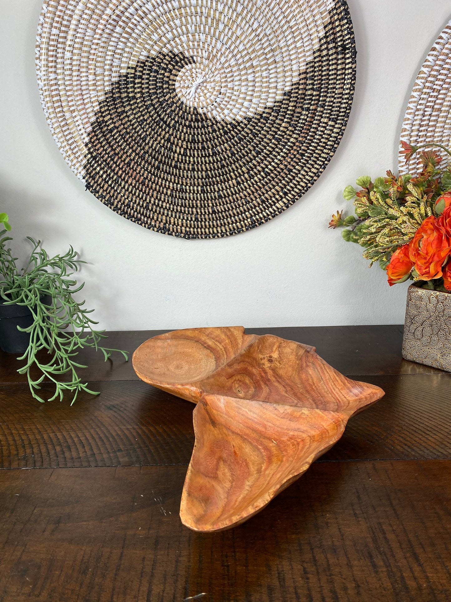 An Africa Wooden Plate| Serving Tray | Snack Tray | Eco Plate |Gift Idea| Nut Platter |Housewarming Decorative Wooden Platter |Gift for Her.